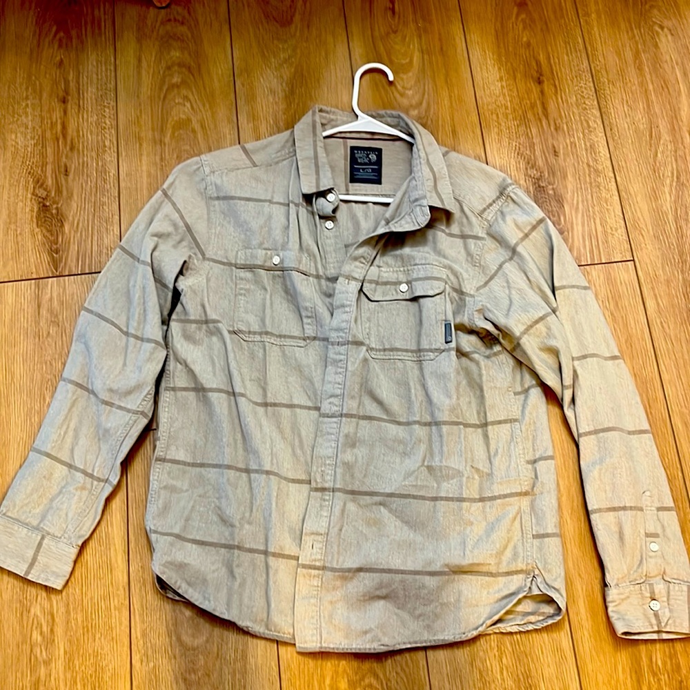 Men’s long sleeve casual button down shirt